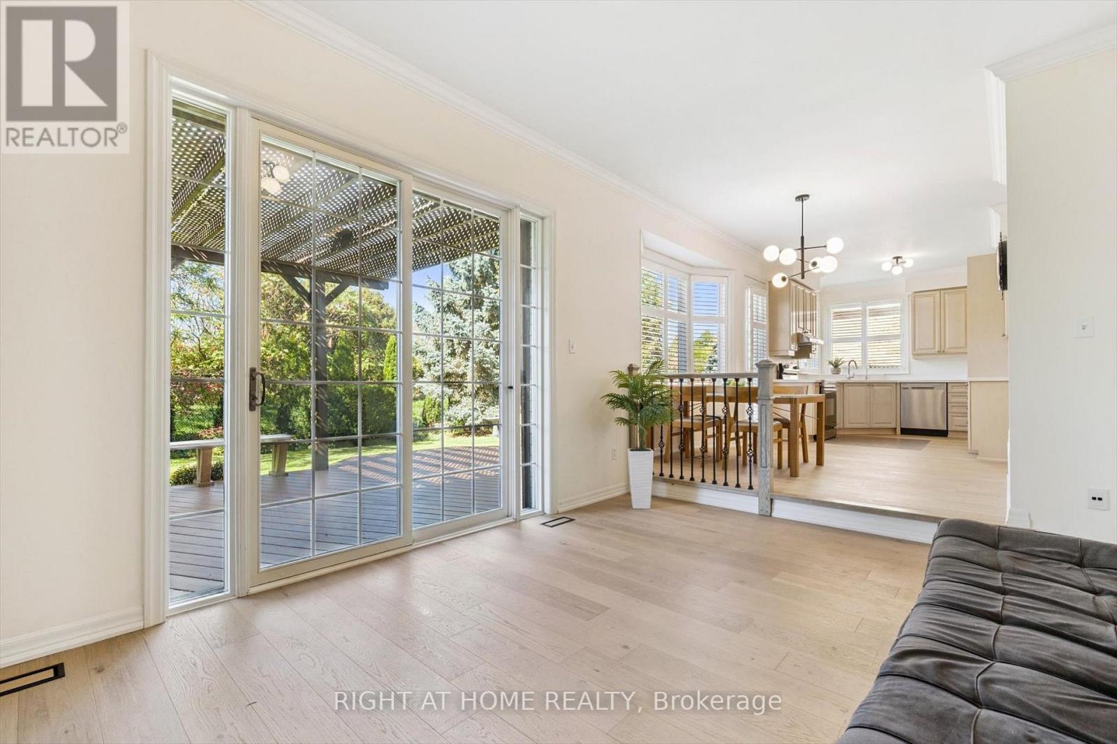 1413 Pinecliff Road, Oakville, Ontario  L6M 3Z2 - Photo 7 - W12645746