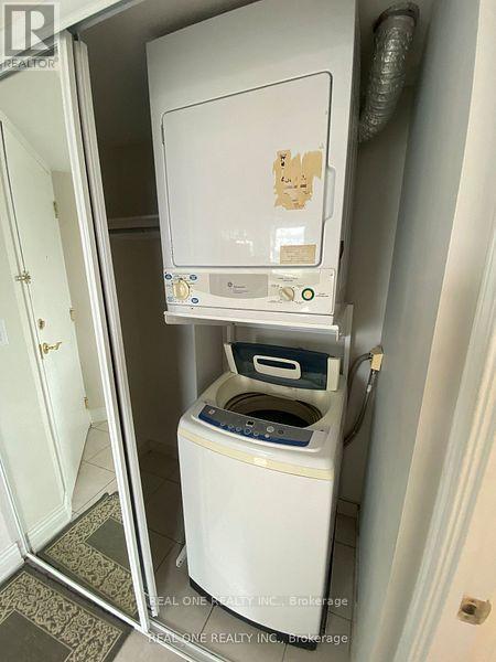 1403 - 2565 Erin Centre Boulevard, Mississauga, Ontario  L5M 6Z8 - Photo 9 - W12645750