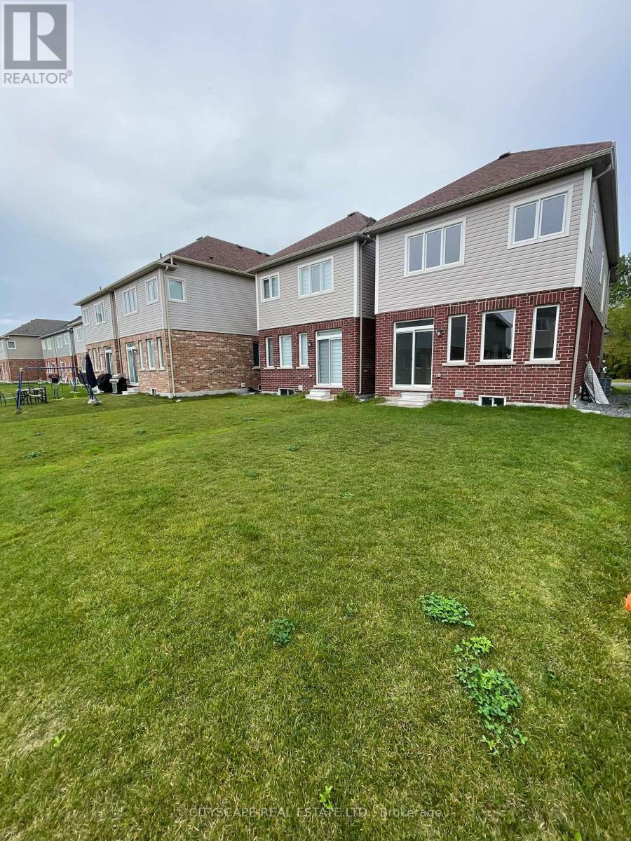 9249 Whiteoak Avenue, Niagara Falls, Ontario  L2G 3P6 - Photo 12 - X12645744