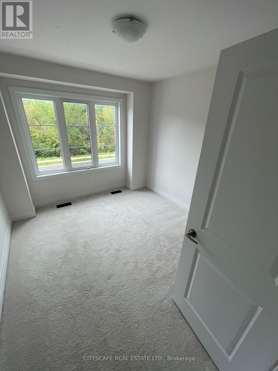 9249 Whiteoak Avenue, Niagara Falls, Ontario  L2G 3P6 - Photo 5 - X12645744