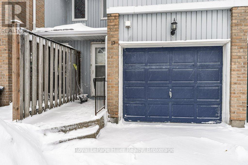 13 Arden Park, Stratford, Ontario  N5A 3E2 - Photo 2 - X12645770