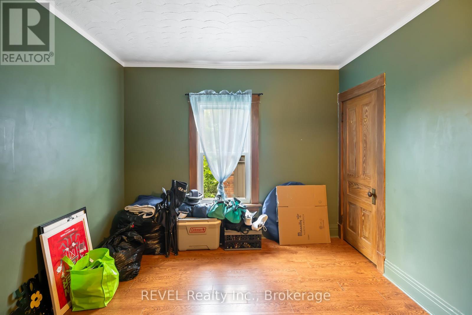 70 York Street, St. Catharines, Ontario  L2R 6C7 - Photo 11 - X12449151