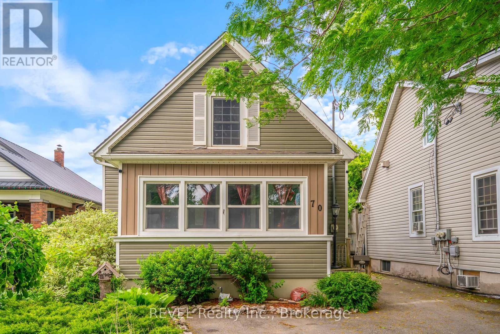 70 York Street, St. Catharines, Ontario  L2R 6C7 - Photo 3 - X12449151