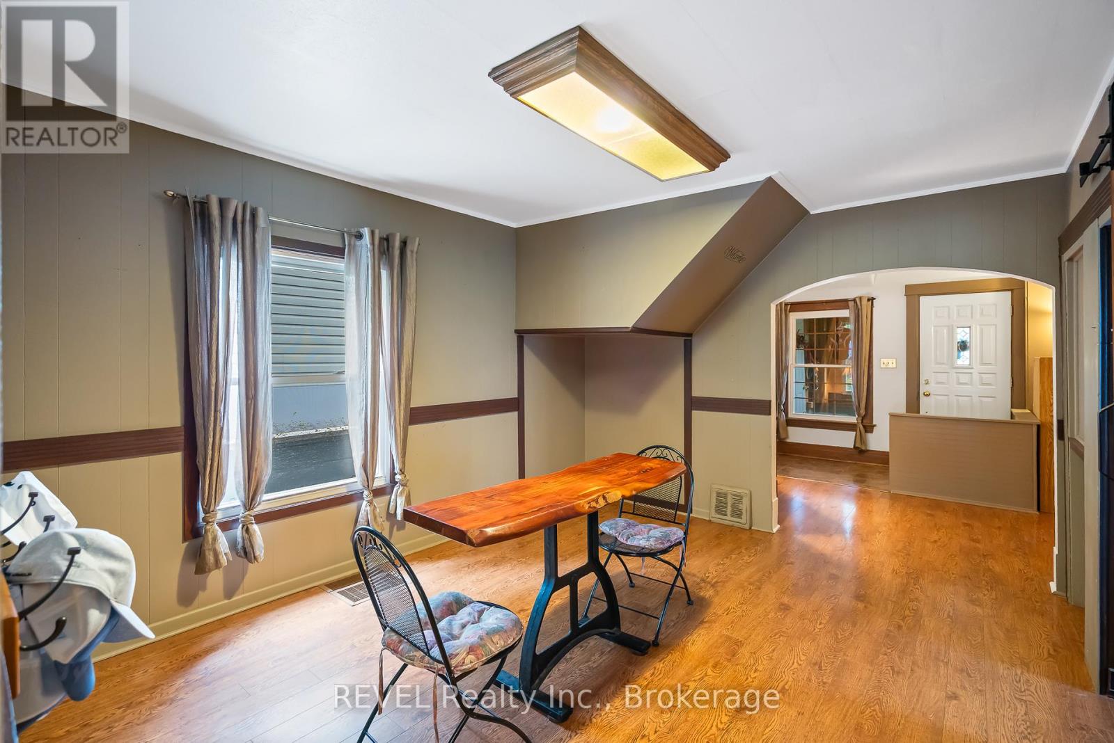 70 York Street, St. Catharines, Ontario  L2R 6C7 - Photo 10 - X12449151