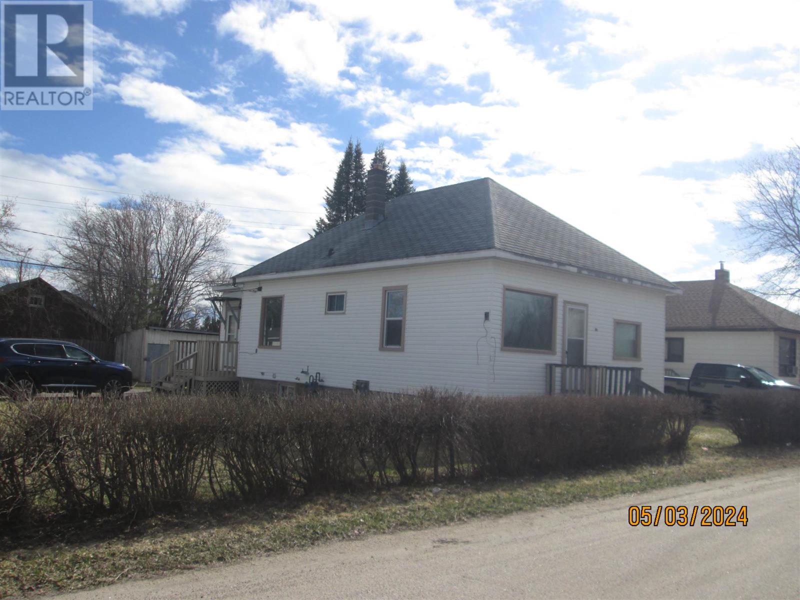 306 Front St, Ignace, Ontario  P0T 1T0 - Photo 3 - TB241223