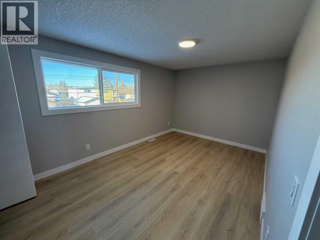 3215 Doverville Crescent Se, Calgary, Alberta  T2B 1V1 - Photo 11 - A2275724