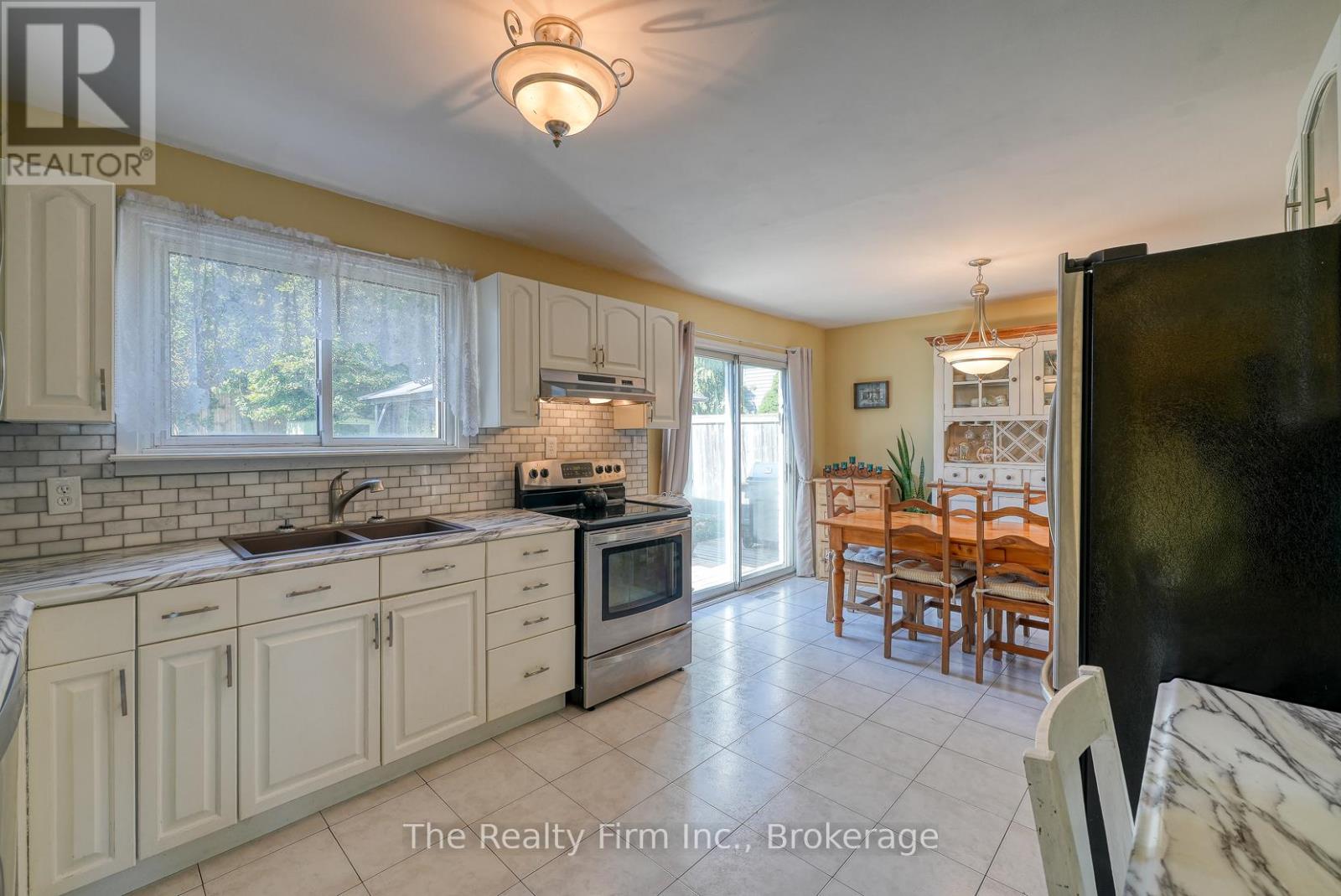 255 Cartier Drive, Woodstock, Ontario  N4S 7T9 - Photo 9 - X12446141