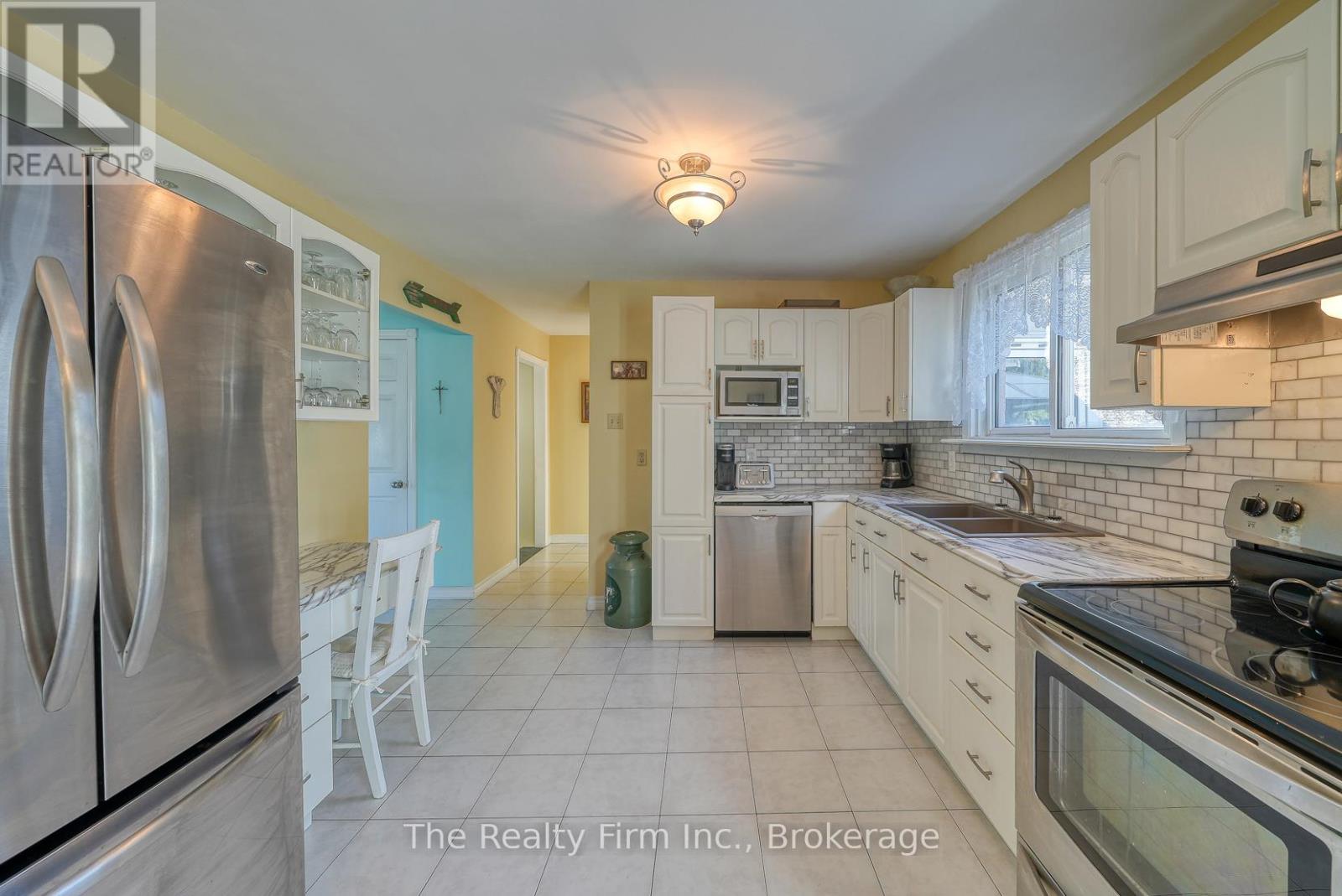 255 Cartier Drive, Woodstock, Ontario  N4S 7T9 - Photo 8 - X12446141