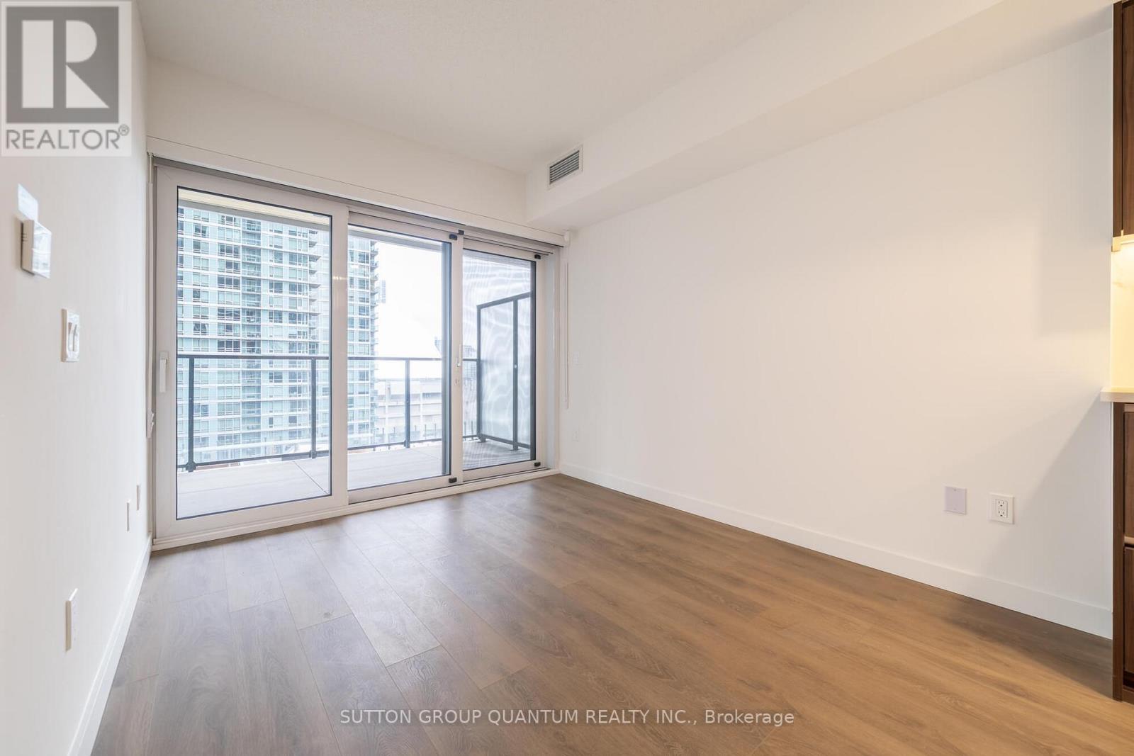 1603 - 3 Concord Cityplace Way, Toronto, Ontario  M5V 0X4 - Photo 10 - C12645798