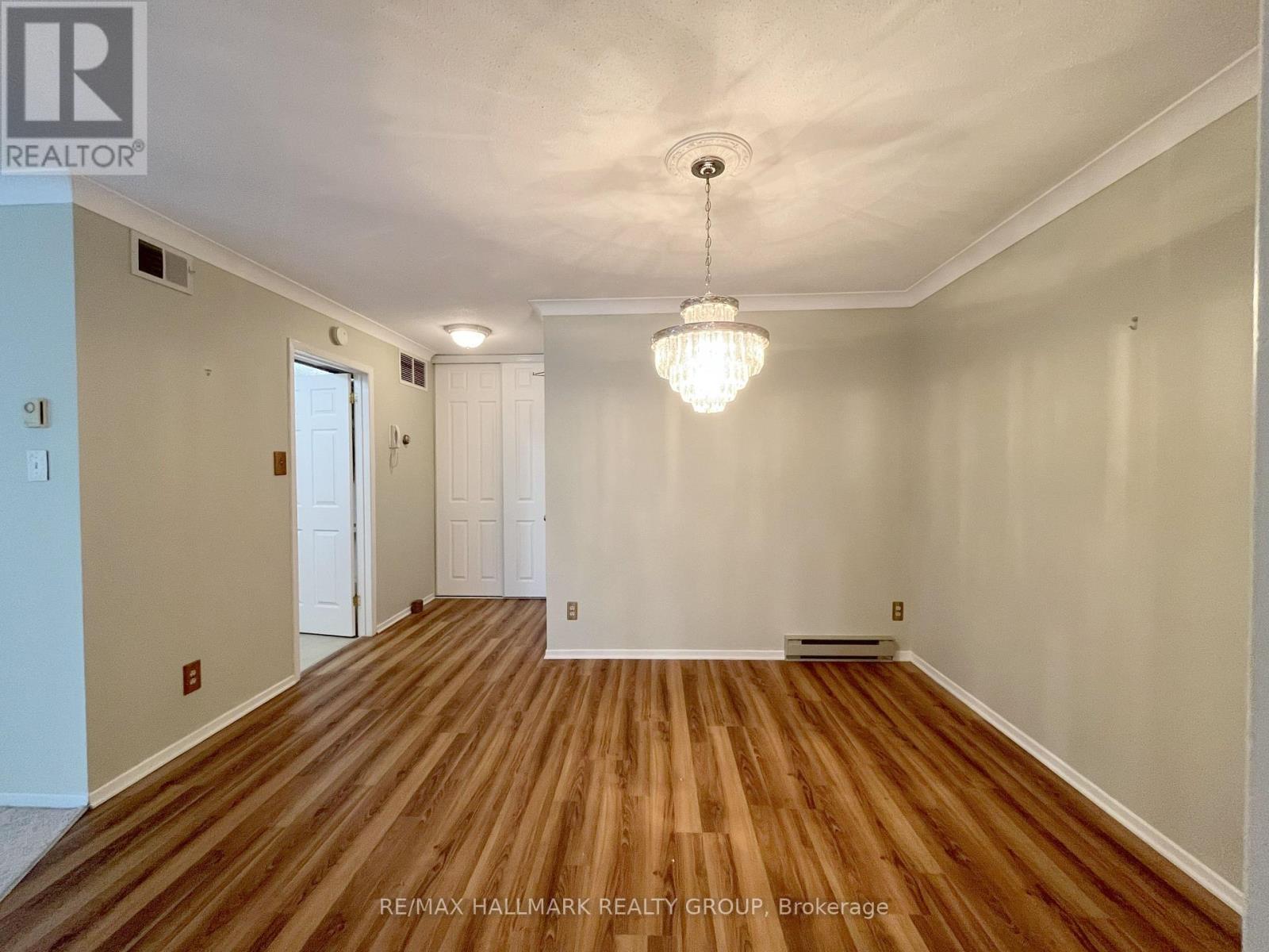 72 - 218 D Equestrian Drive, Ottawa, Ontario  K2M 1E2 - Photo 9 - X12430283