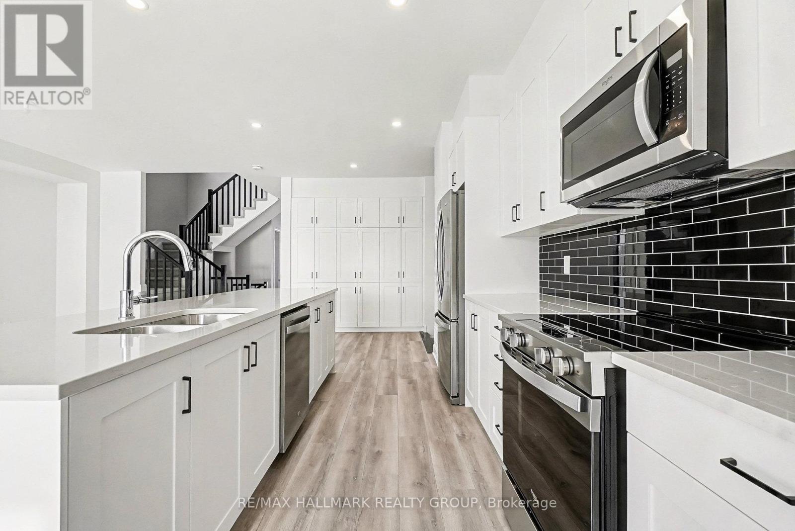 526 Reflection Street, Ottawa, Ontario  K1W 0S8 - Photo 14 - X12611194