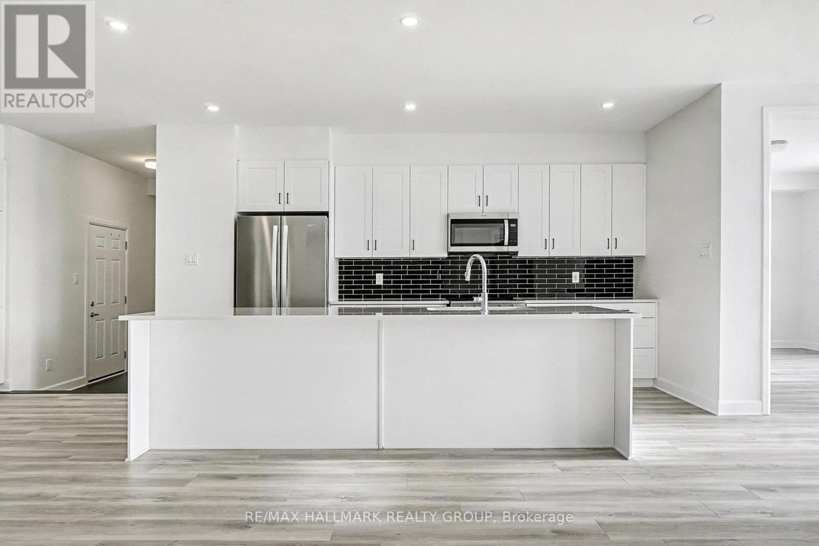 526 Reflection Street, Ottawa, Ontario  K1W 0S8 - Photo 13 - X12611194