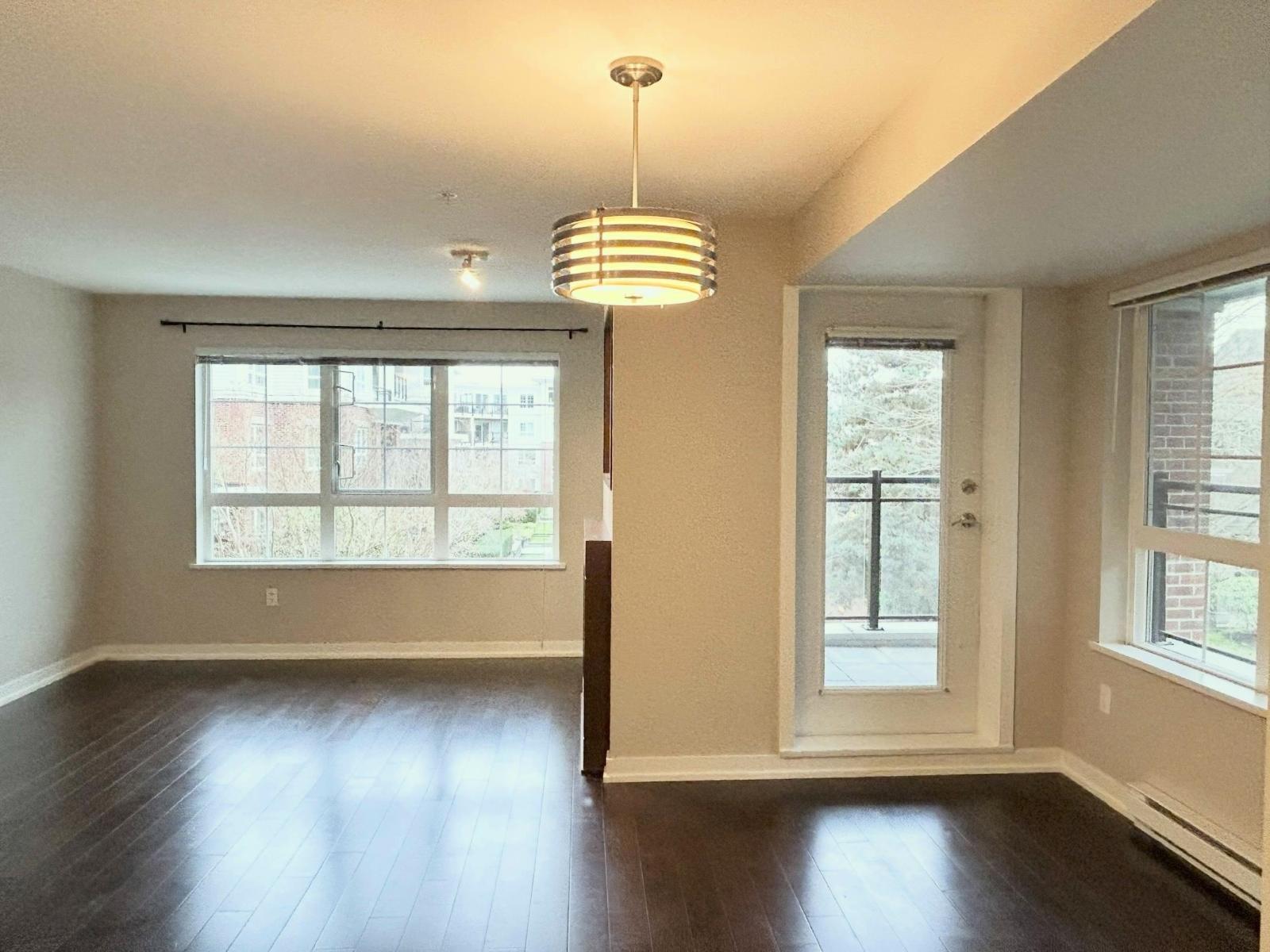 205 2940 King George Boulevard, Surrey, British Columbia  V4P 1A2 - Photo 3 - R3074497