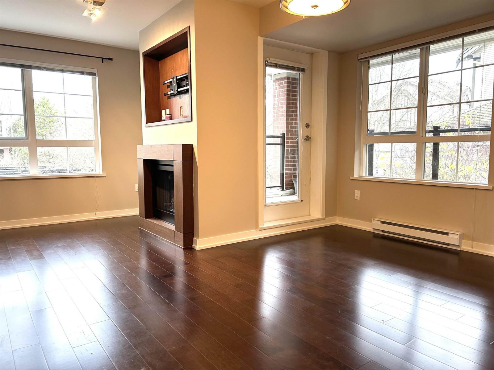 205 2940 King George Boulevard, Surrey, British Columbia  V4P 1A2 - Photo 4 - R3074497