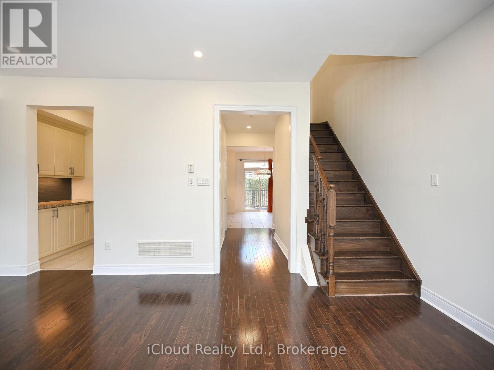 3069 Preserve Drive, Oakville, Ontario  L6M 0T6 - Photo 15 - W12644728