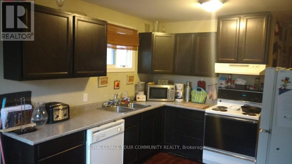 381 THE QUEENSWAY STREET S, Georgina, Ontario