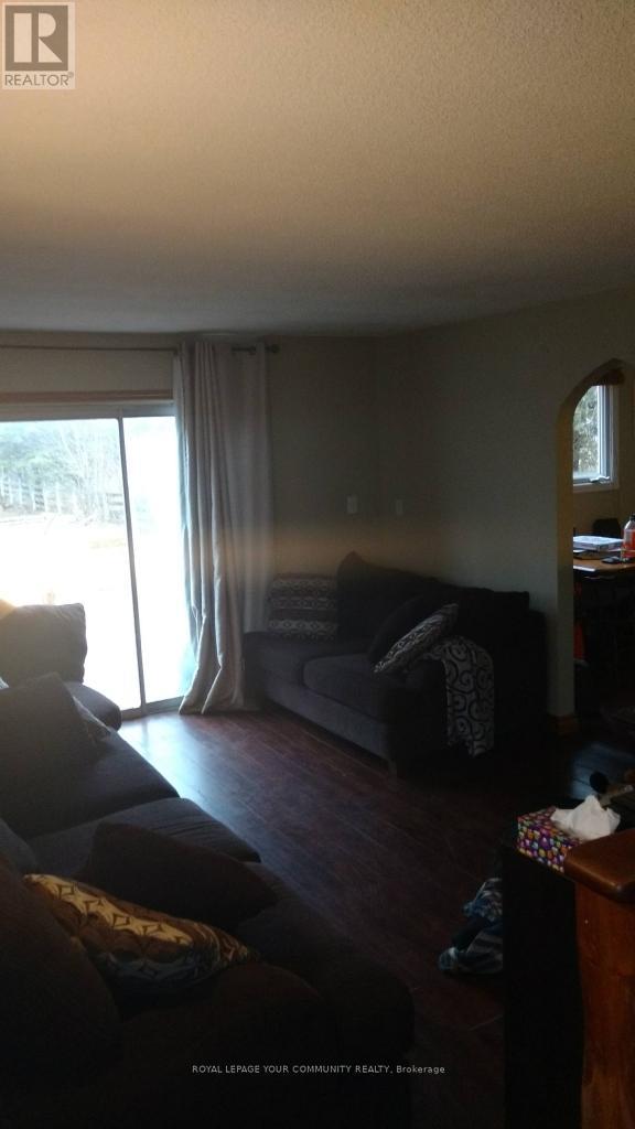 381 The Queensway Street S, Georgina, Ontario  L4P 2C4 - Photo 2 - N12645796