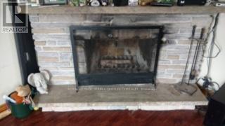 381 The Queensway Street S, Georgina, Ontario  L4P 2C4 - Photo 4 - N12645796