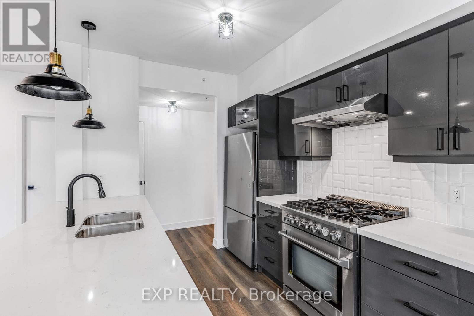 101 - 4 Spice Way, Barrie, Ontario  L9J 0M2 - Photo 12 - S12645768