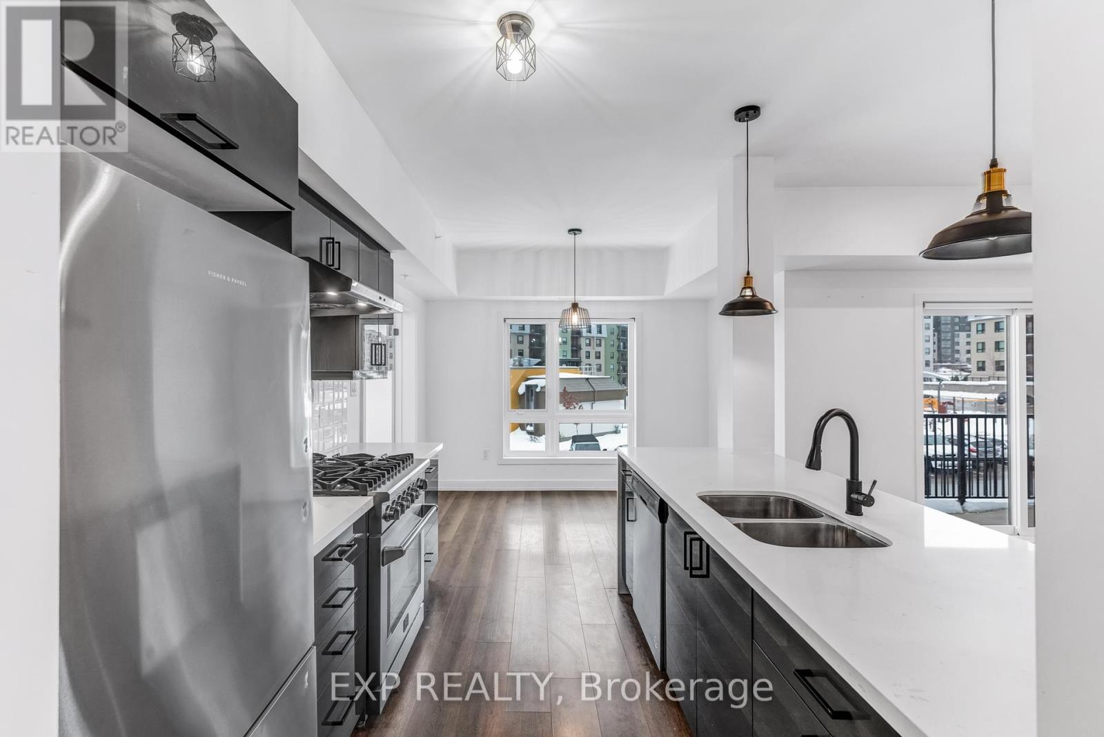 101 - 4 Spice Way, Barrie, Ontario  L9J 0M2 - Photo 14 - S12645768