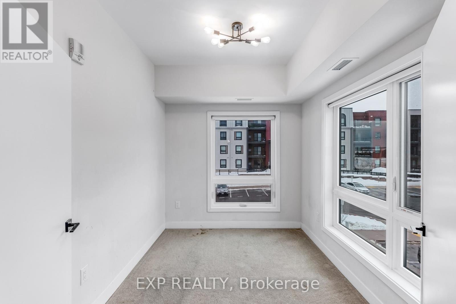 101 - 4 Spice Way, Barrie, Ontario  L9J 0M2 - Photo 16 - S12645768