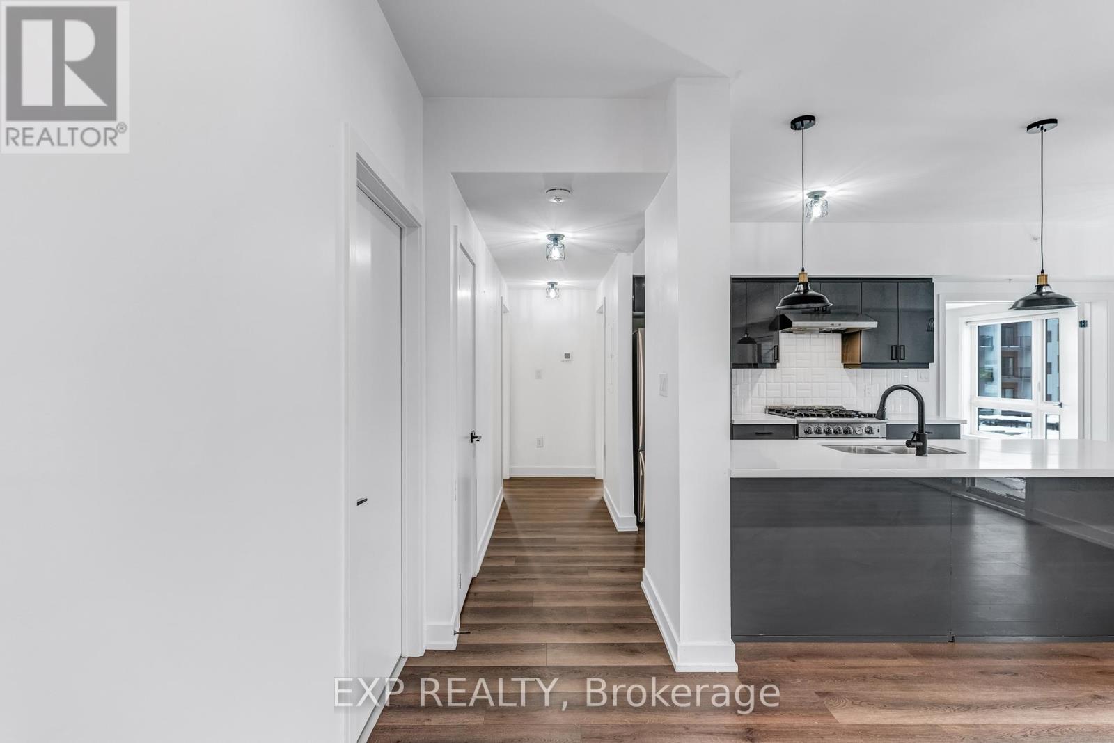 101 - 4 Spice Way, Barrie, Ontario  L9J 0M2 - Photo 17 - S12645768