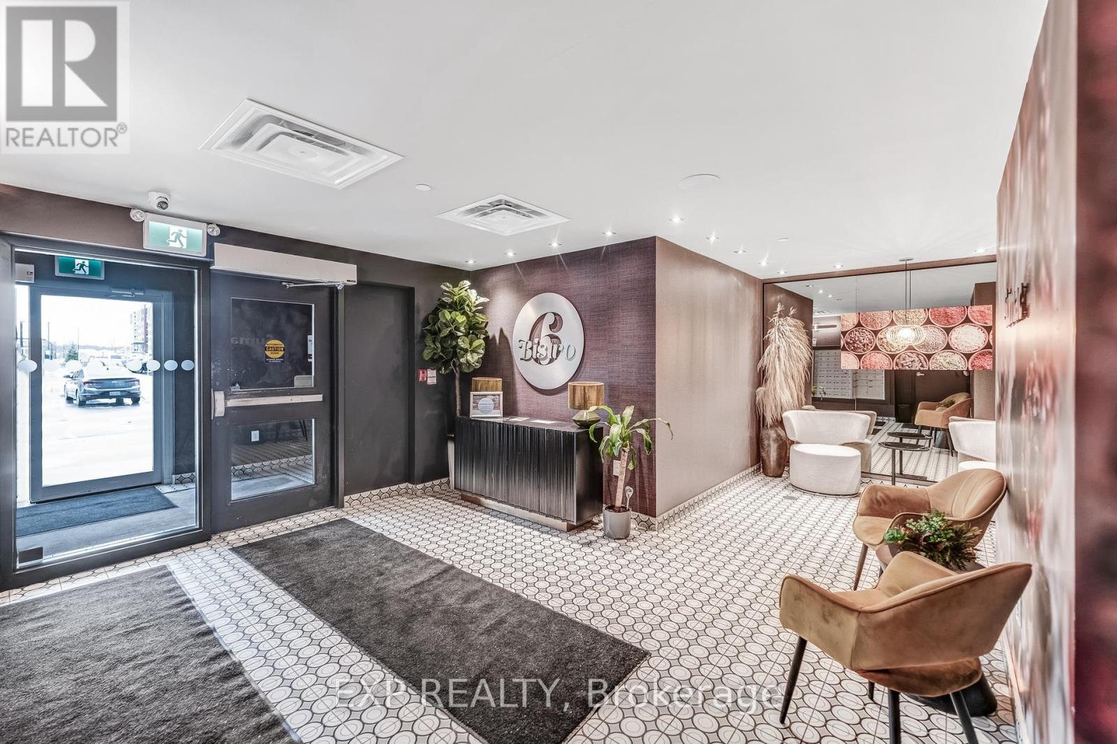 101 - 4 Spice Way, Barrie, Ontario  L9J 0M2 - Photo 2 - S12645768