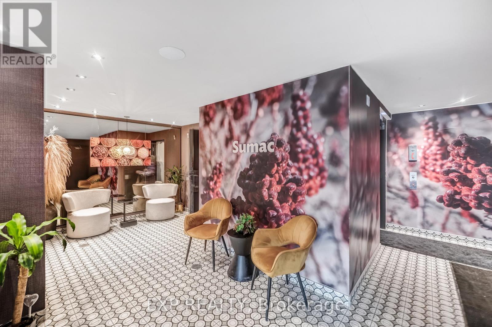 101 - 4 Spice Way, Barrie, Ontario  L9J 0M2 - Photo 4 - S12645768