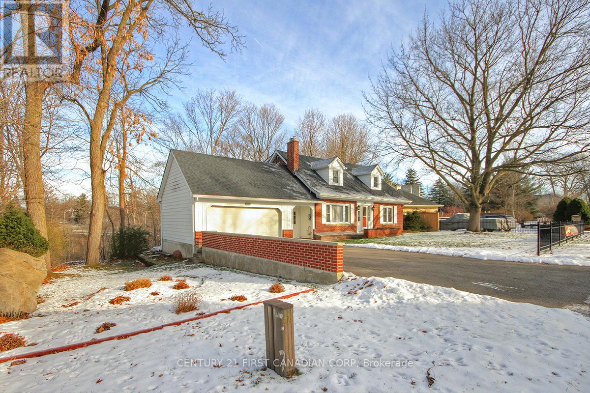 10 Regent Street, St. Thomas, Ontario  N5R 1Z8 - Photo 2 - X12645844