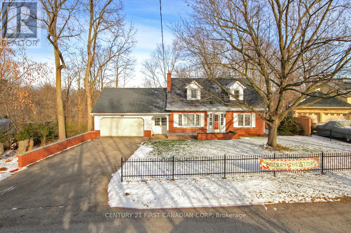 10 Regent Street, St. Thomas, Ontario  N5R 1Z8 - Photo 3 - X12645844