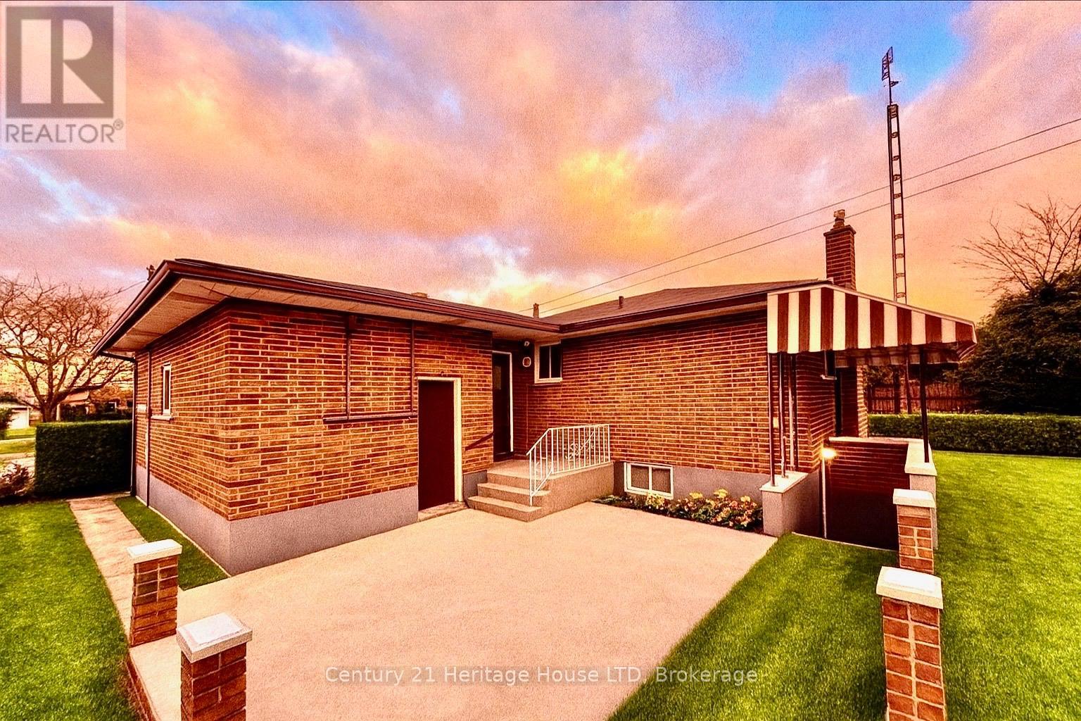 14 Drury Crescent, St. Catharines (Carlton/bunting), Ontario  L2M 6B6 - Photo 2 - X12645886