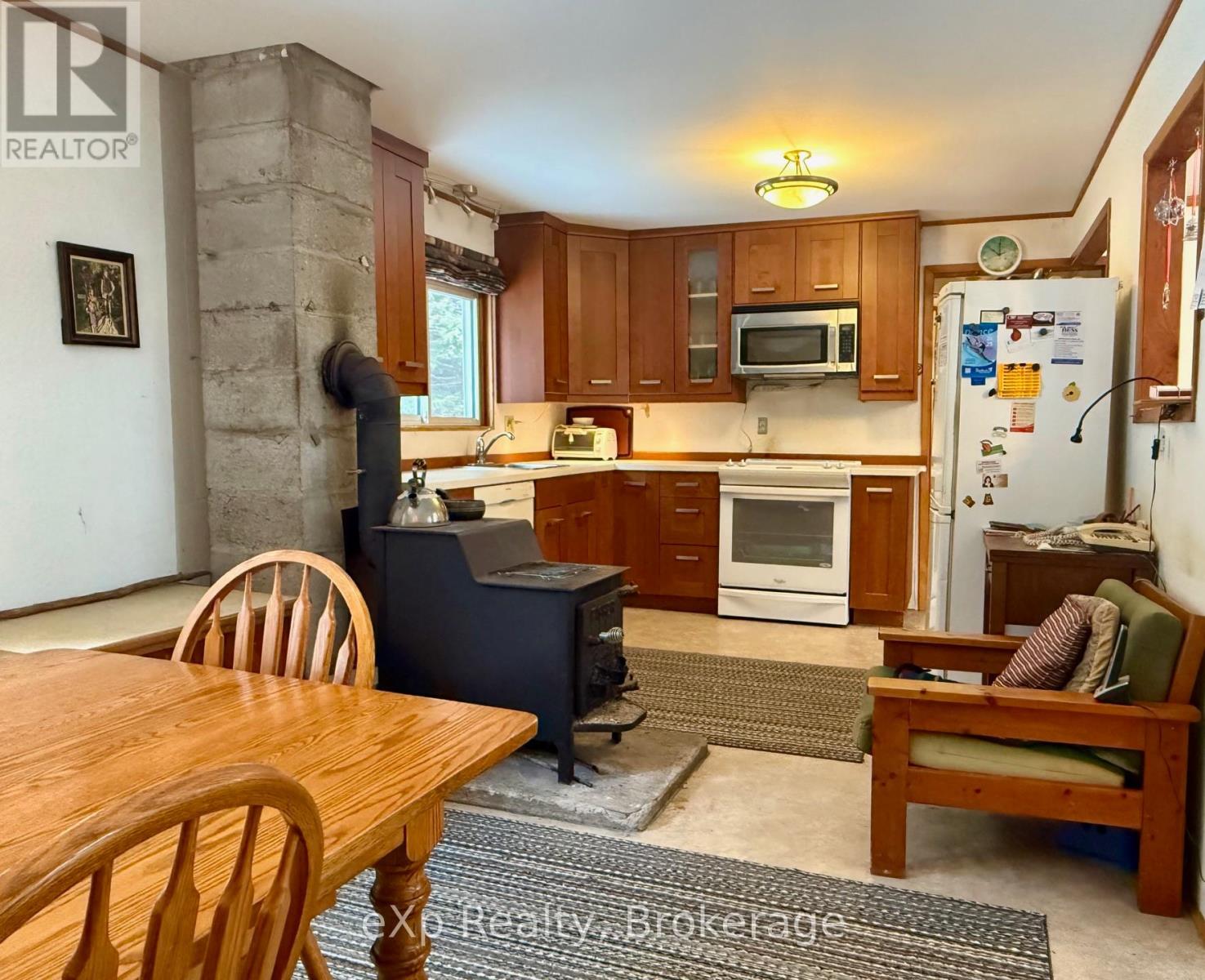 173266 Mulock Road, West Grey, Ontario  N4N 3B8 - Photo 6 - X12645892