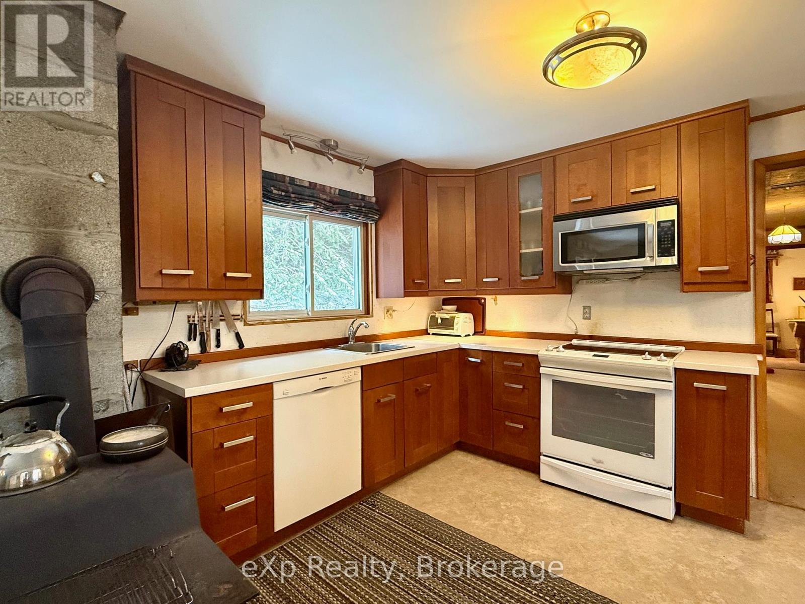 173266 Mulock Road, West Grey, Ontario  N4N 3B8 - Photo 7 - X12645892