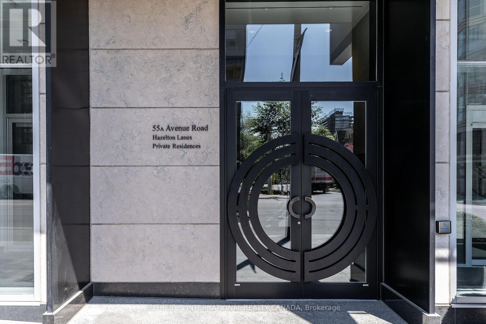 408 - 55a Avenue Road, Toronto, Ontario M5A 2G3 - Photo 2 - C12645856