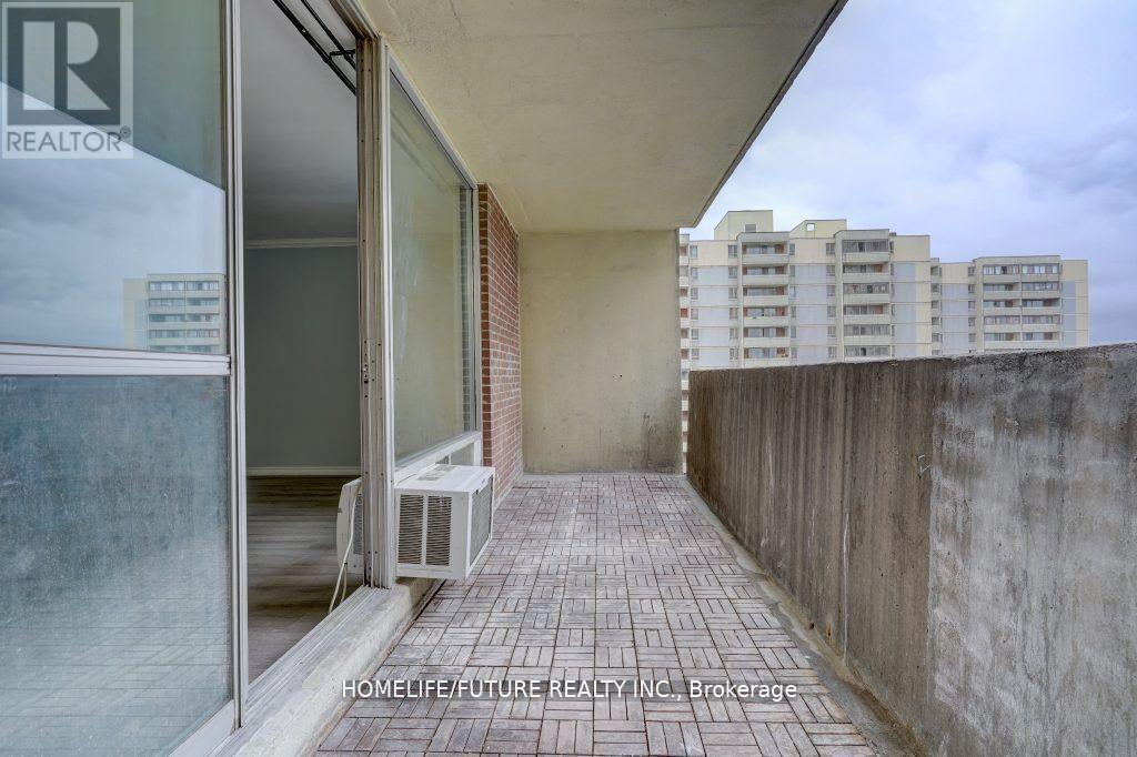 2519 - 5 Massey Square, Toronto, Ontario  M4C 5L6 - Photo 4 - E12645824