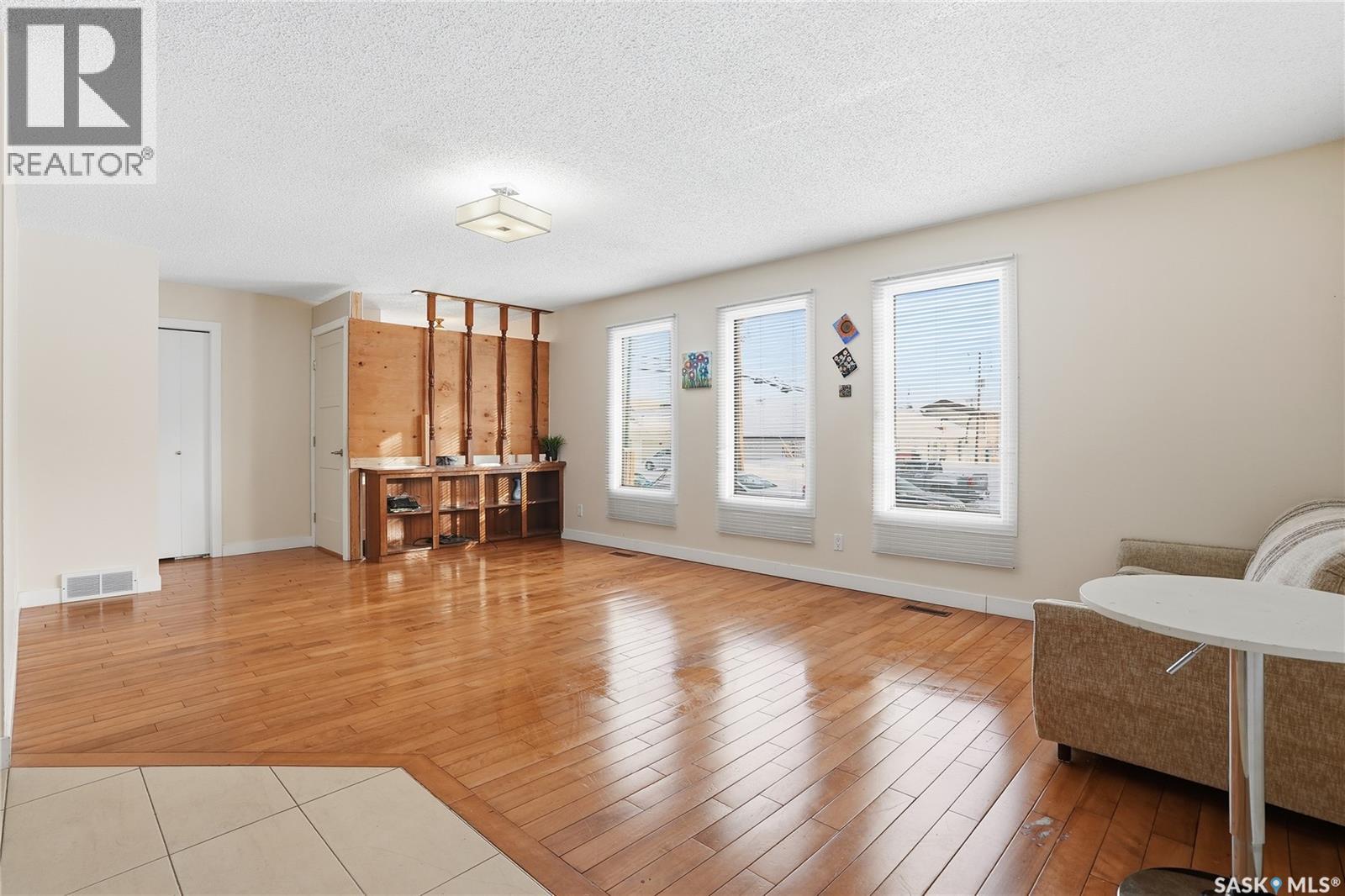 313 Q Avenue S, Saskatoon, Saskatchewan  S7M 2Y2 - Photo 3 - SK025826