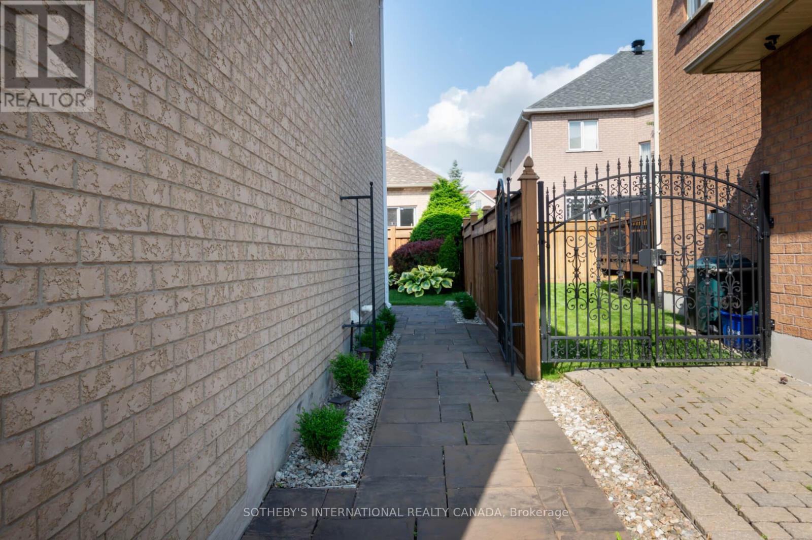 16 Saint Clare Boulevard, Vaughan, Ontario  L4H 2A2 - Photo 34 - N12645918