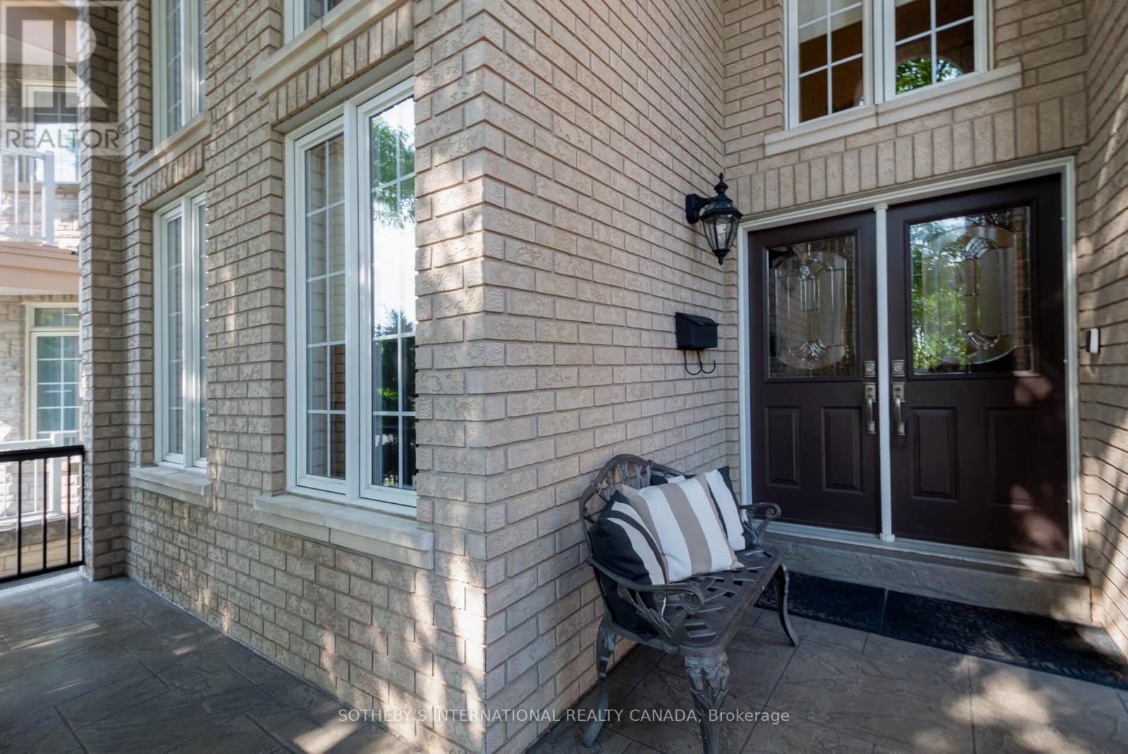 16 Saint Clare Boulevard, Vaughan, Ontario  L4H 2A2 - Photo 4 - N12645918