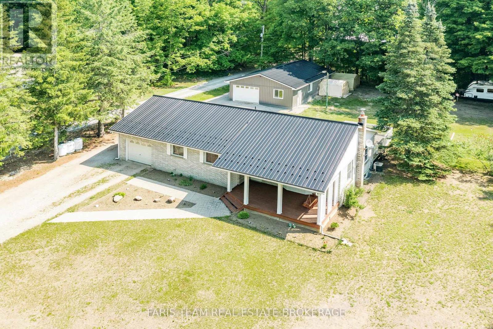1941 Vespra Valley Road, Springwater, Ontario  L9X 1A6 - Photo 2 - S12645874