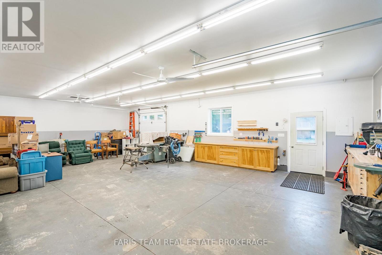 1941 Vespra Valley Road, Springwater, Ontario  L9X 1A6 - Photo 5 - S12645874