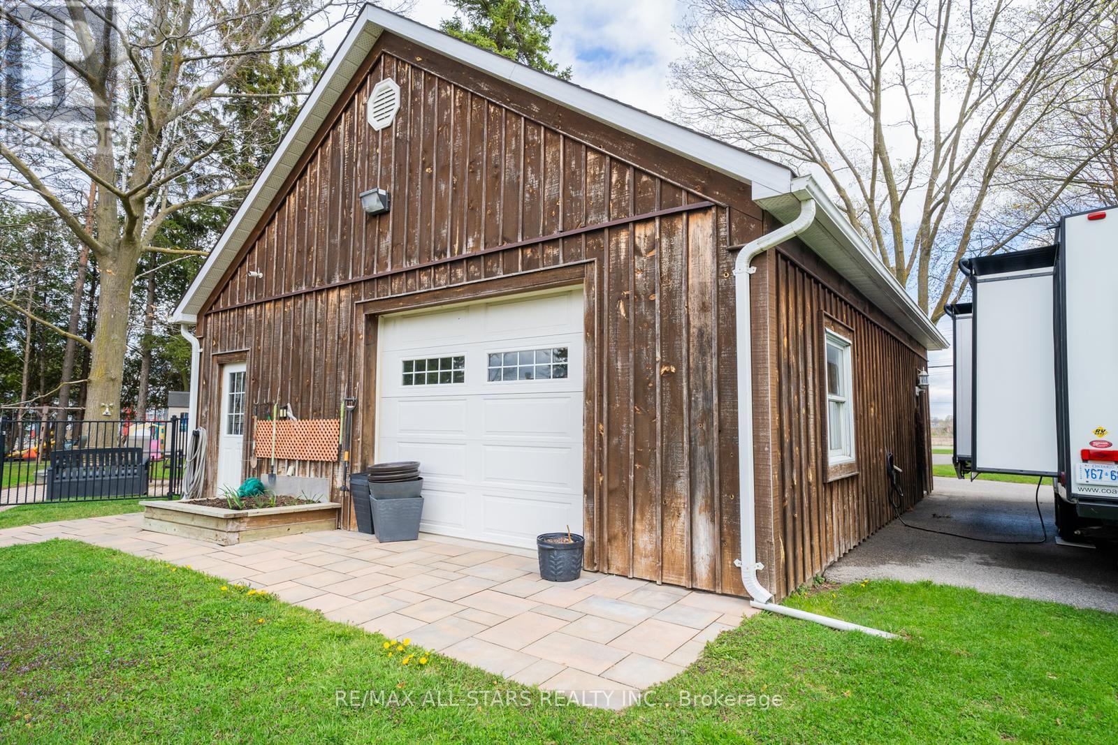 12066 48 Highway, Whitchurch-Stouffville, Ontario  L4A 7X5 - Photo 45 - N12365528