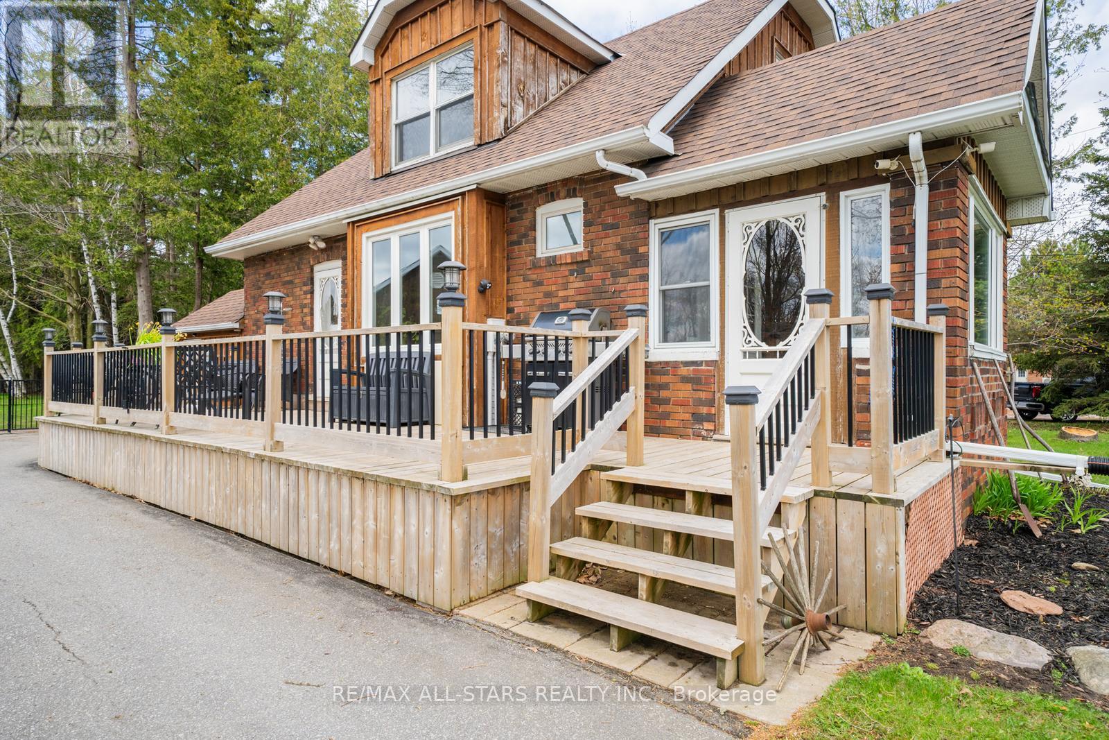 12066 48 Highway, Whitchurch-Stouffville, Ontario  L4A 7X5 - Photo 8 - N12365528