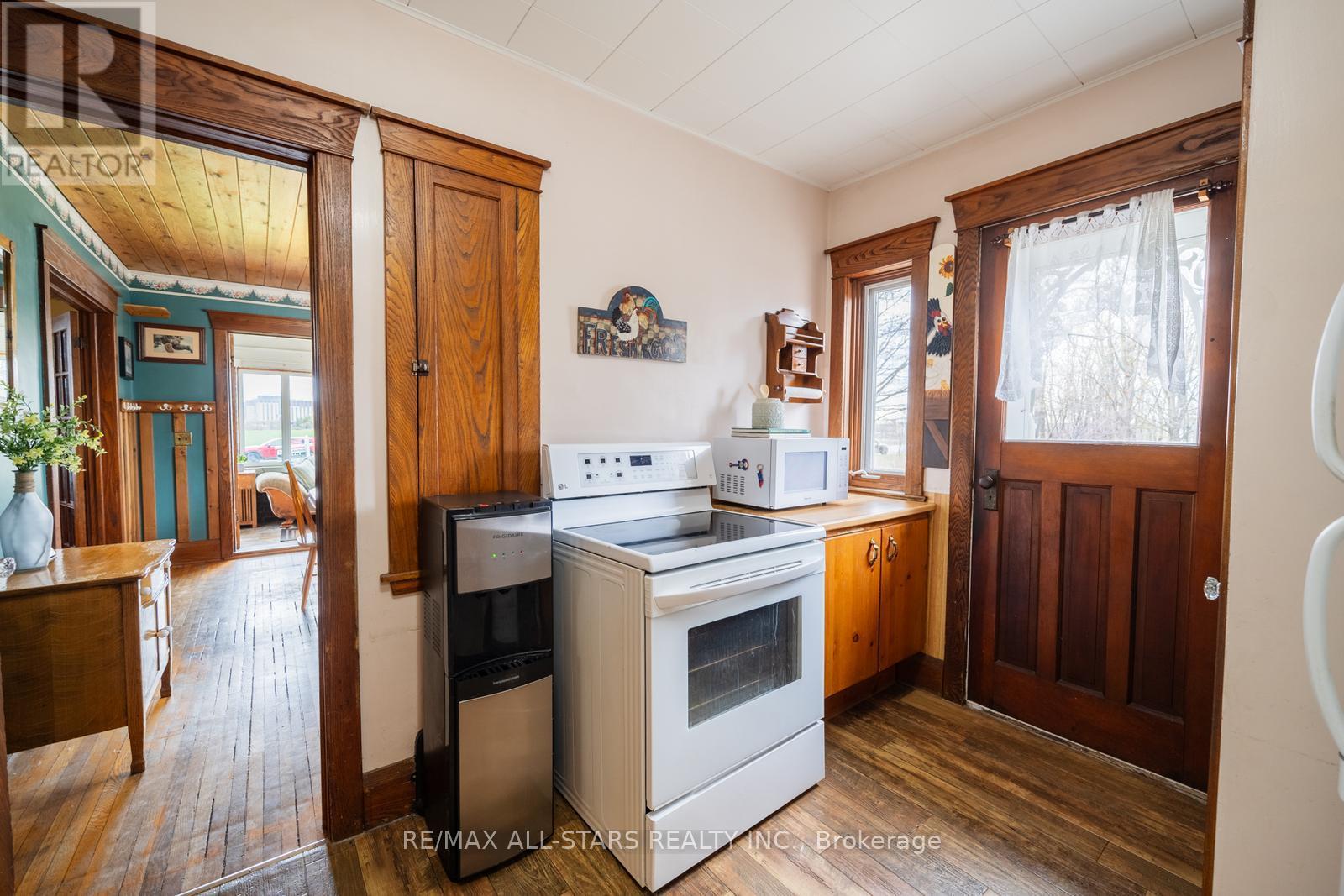 12066 48 Highway, Whitchurch-Stouffville, Ontario  L4A 7X5 - Photo 21 - N12365528