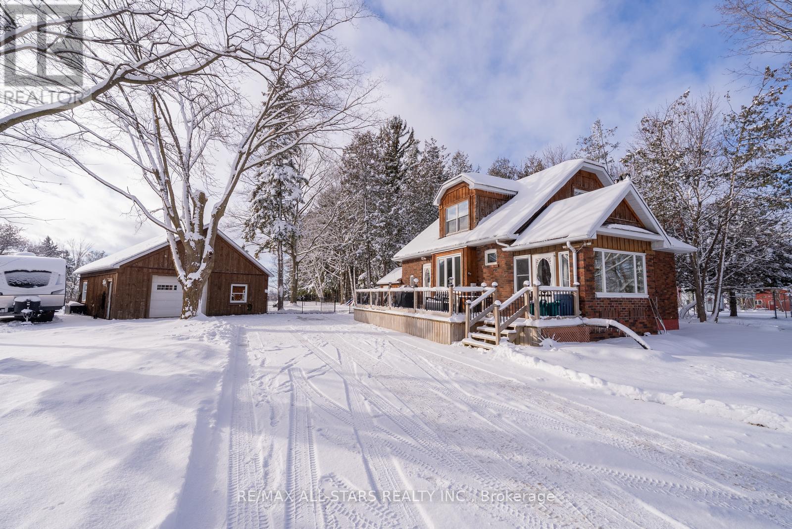 12066 48 Highway, Whitchurch-Stouffville, Ontario  L4A 7X5 - Photo 3 - N12365528