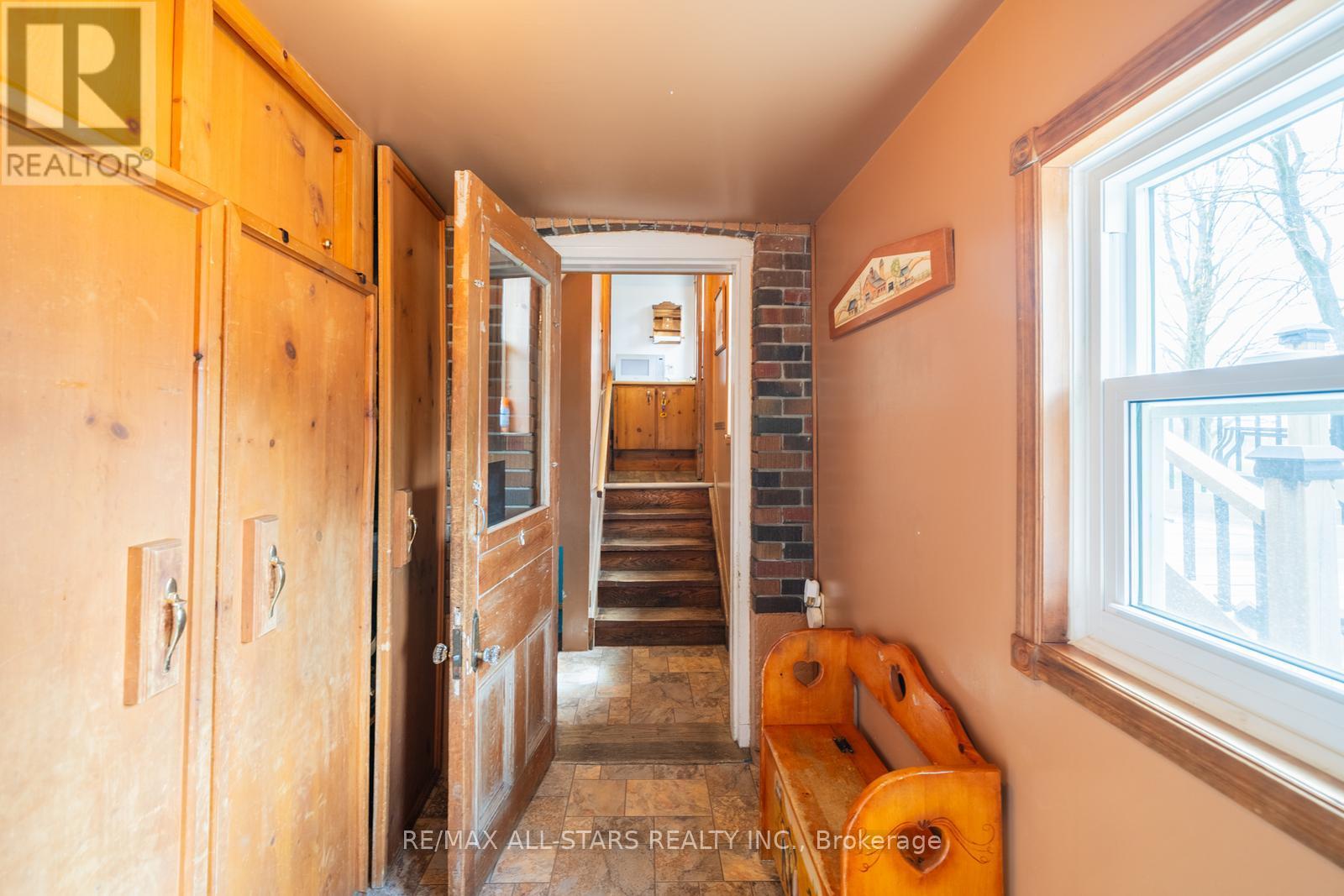 12066 48 Highway, Whitchurch-Stouffville, Ontario  L4A 7X5 - Photo 9 - N12365528