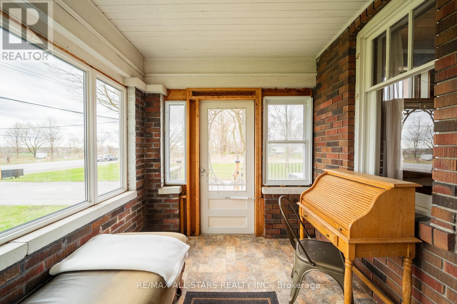 12066 48 Highway, Whitchurch-Stouffville, Ontario  L4A 7X5 - Photo 17 - N12365528