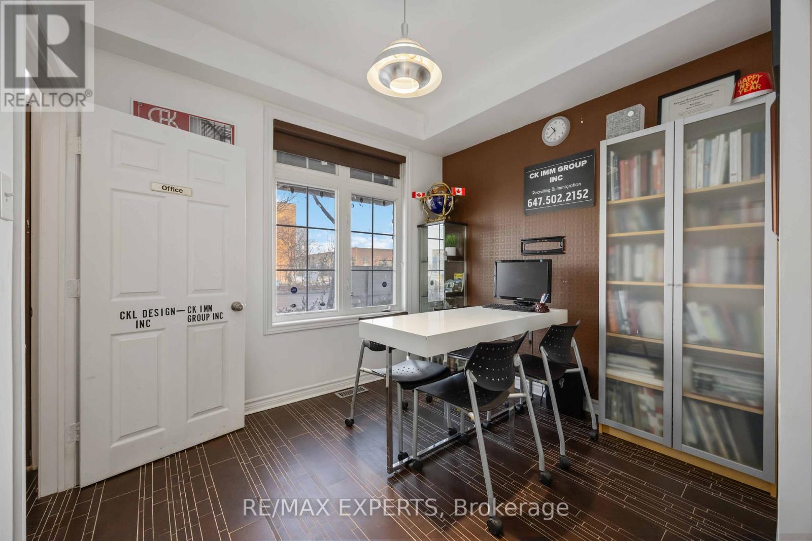 19b Oak Street, Toronto, Ontario  M9N 0A4 - Photo 11 - W12645816