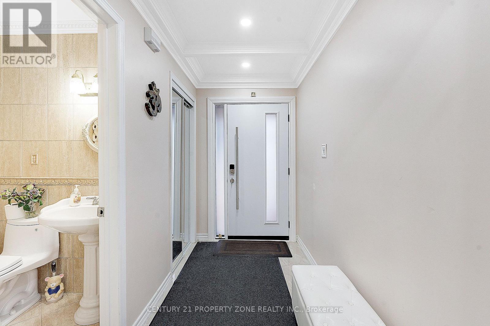 2565 Scarth Court, Mississauga, Ontario  L5M 5L2 - Photo 11 - W12645820