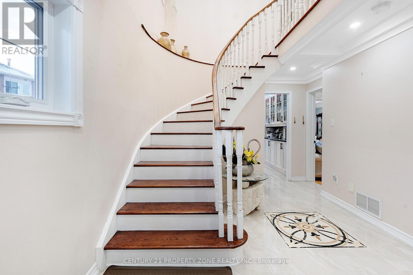 2565 Scarth Court, Mississauga, Ontario  L5M 5L2 - Photo 15 - W12645820