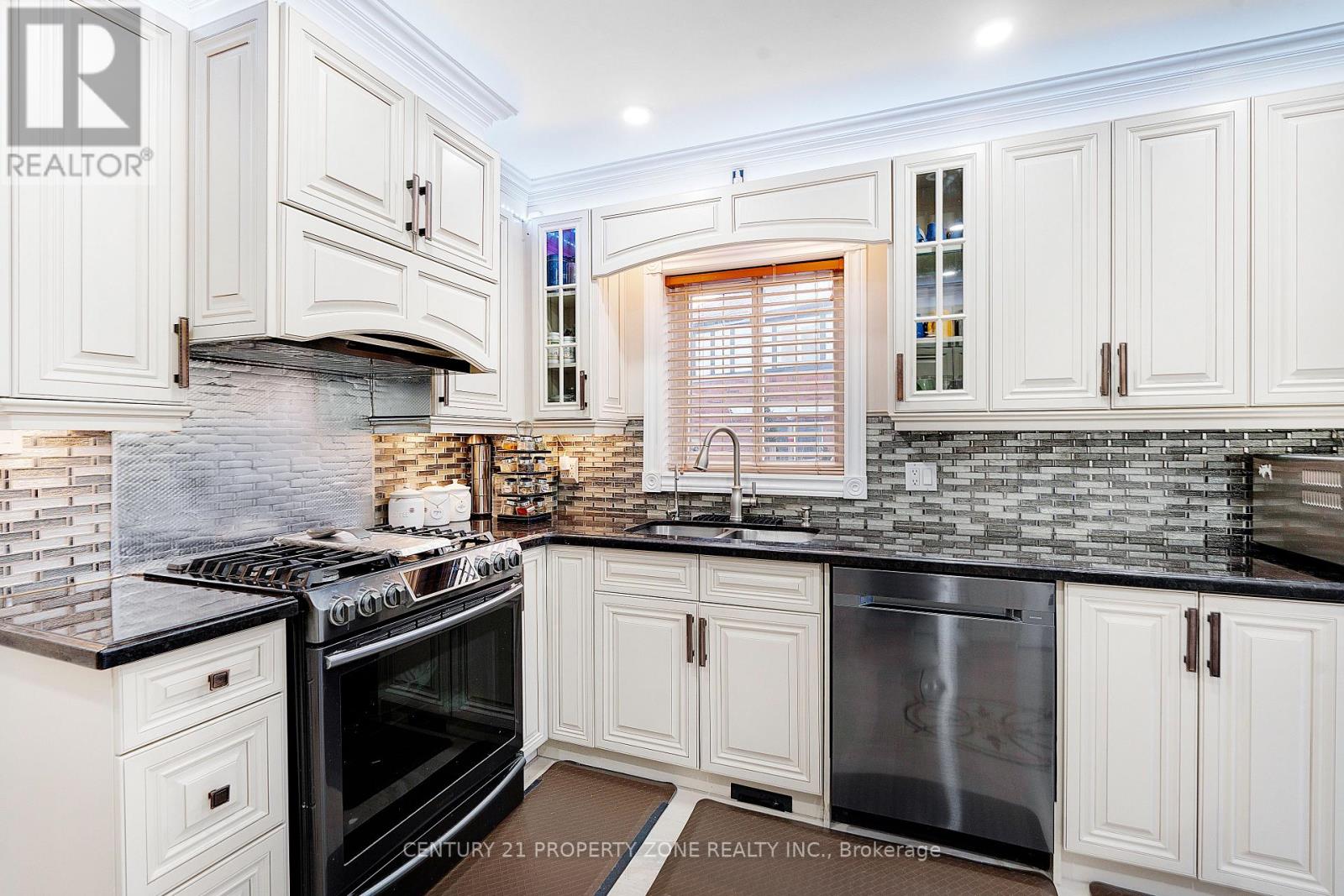 2565 Scarth Court, Mississauga, Ontario  L5M 5L2 - Photo 24 - W12645820